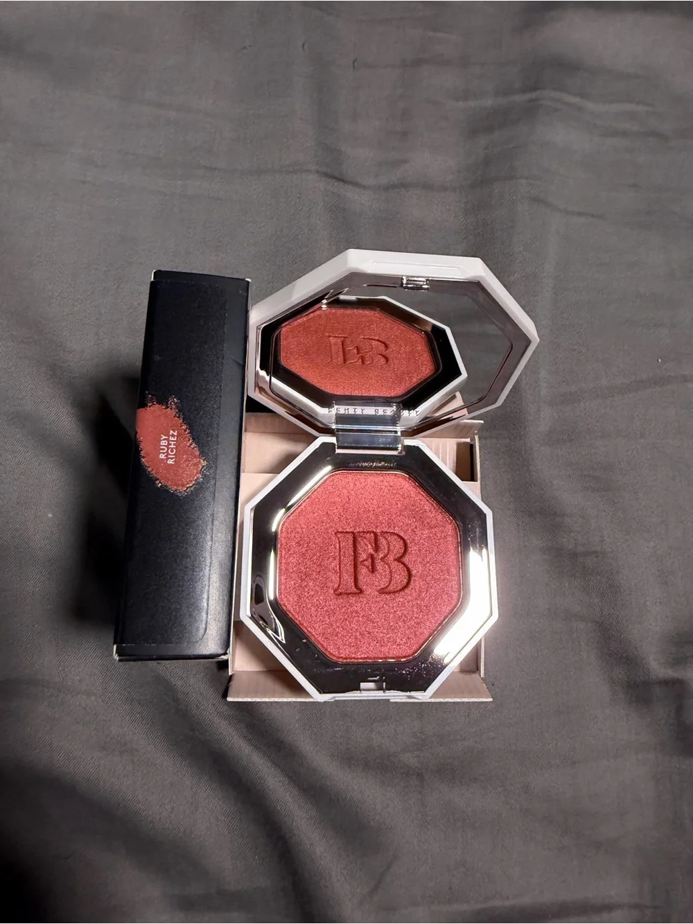 Fenty Beauty Eyeshadow Duo - Warm Copper Red